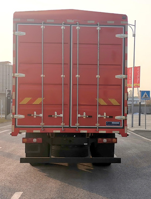 陕汽德龙N3000S国六6.75米仓栅式运输车 货物专用运输的高效解决方案